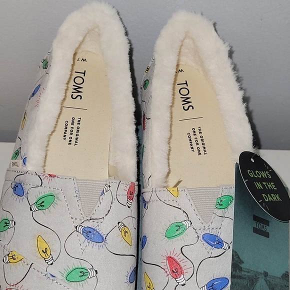 TOMS - Picture 4 of 6